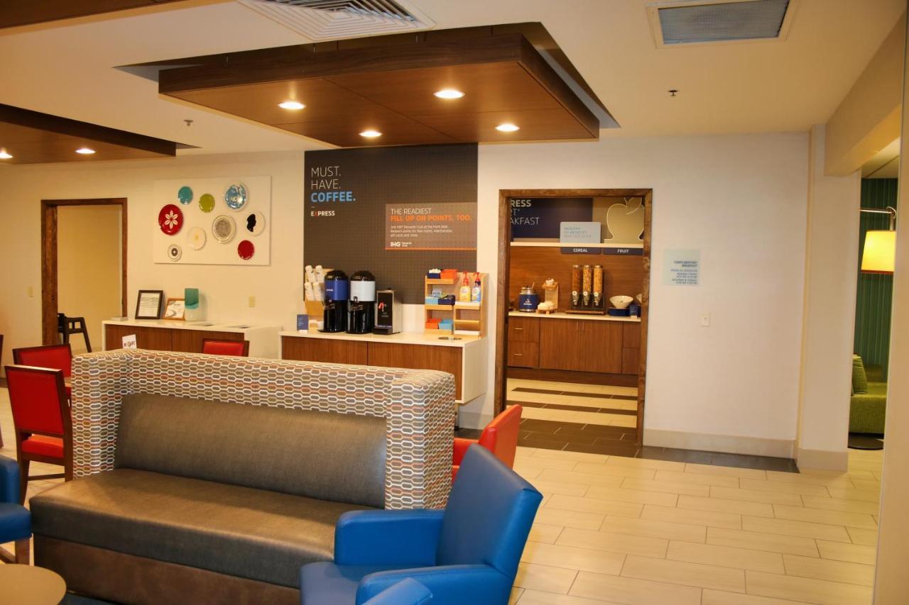 Holiday Inn Express By Ihg Дуглас Экстерьер фото