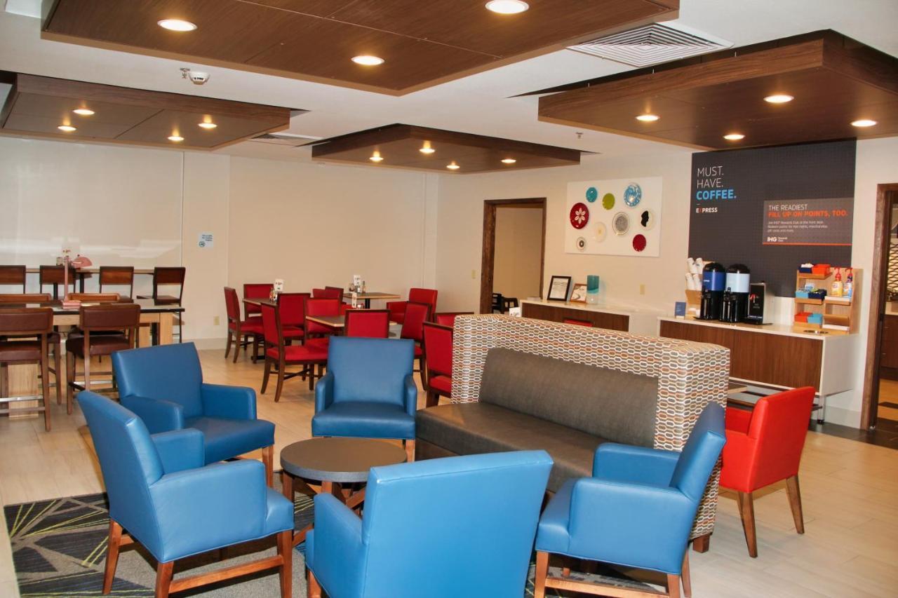 Holiday Inn Express By Ihg Дуглас Экстерьер фото