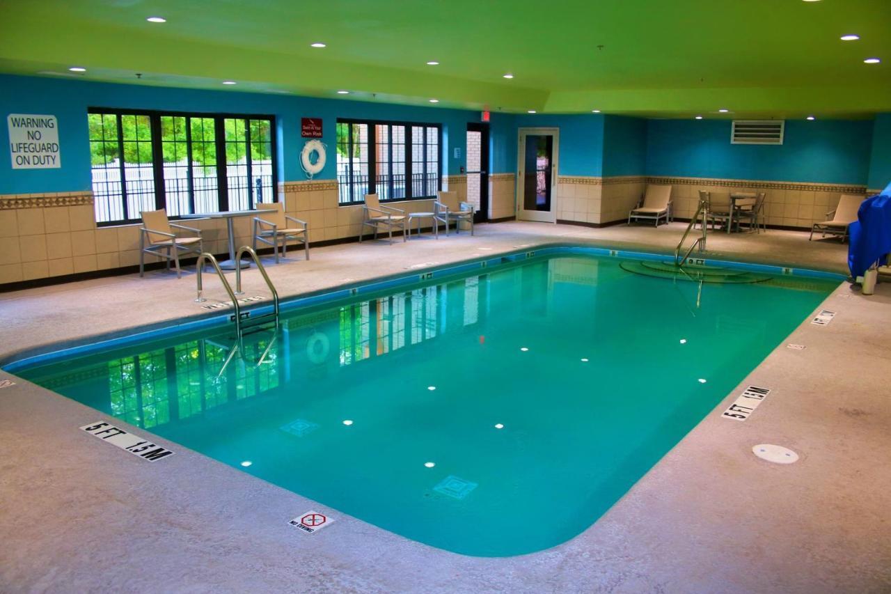 Holiday Inn Express By Ihg Дуглас Экстерьер фото