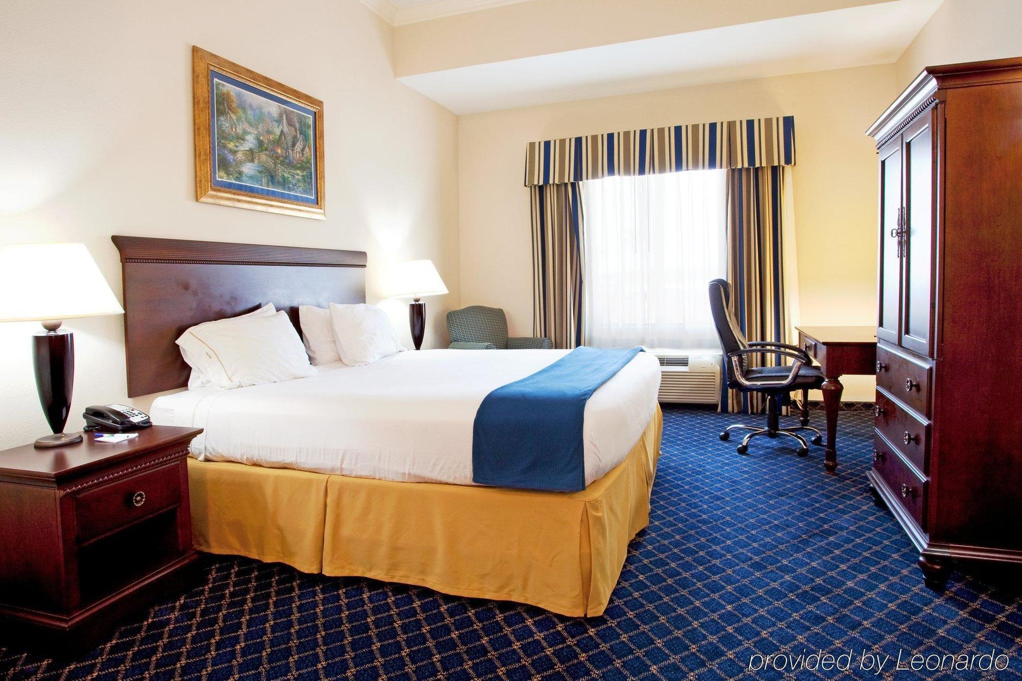 Holiday Inn Express By Ihg Дуглас Номер фото